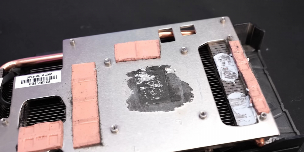 Flüssigmetall beschädigt die Aluminiumstruktur.