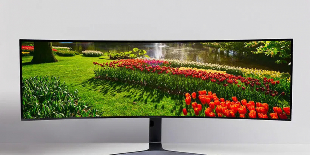 Samsungs zeigt auf der CES 2023 einen QD-OLED-Monitor in 32:9