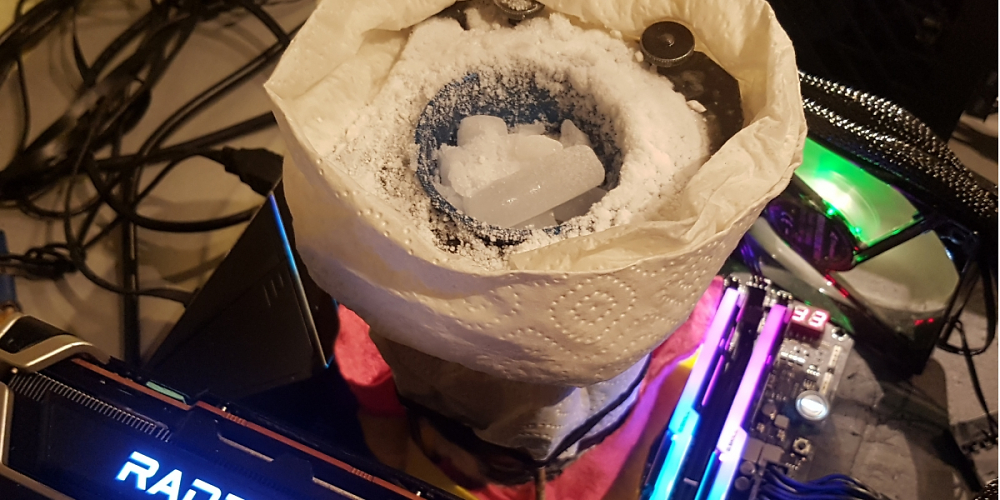 "Dark Hero mit einer CPU, die nicht limitiert": PC von True Monkey&nbsp;