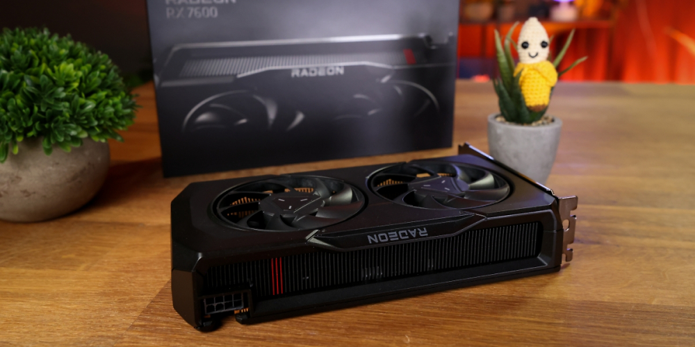 Das Referenzdesign der RX 7600 soll teilweise Schwierigkeiten mit 6+2-Pin-Kabeln haben - laut AMD sollen diese aber zum Release der MBA-Karte behoben sein.