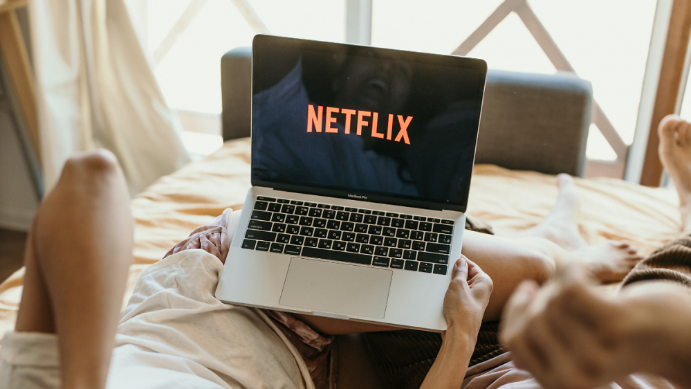Netflix-Update mit positiven Zahlen: Werbefrei wird teurer, Basis-Abo immer mehr vor dem Aus
