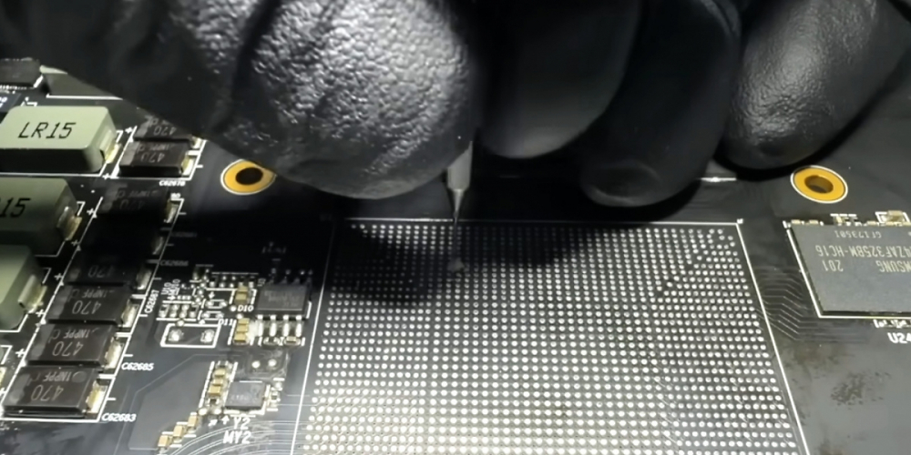 Aufwändige Reparatur: Radeon RX 6900 XT wird mit Bohrer und Draht gerettet