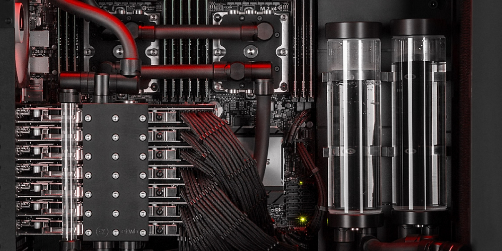 Mifcom Big Boss mit 7 × Nvidia Geforce RTX 4090