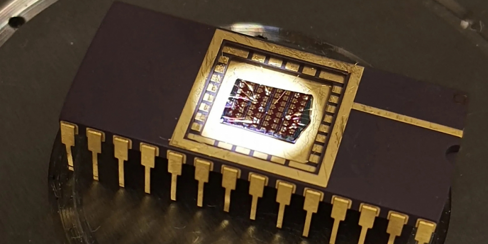 Ein Ultraram-Test-Chip von Quinas Technology.