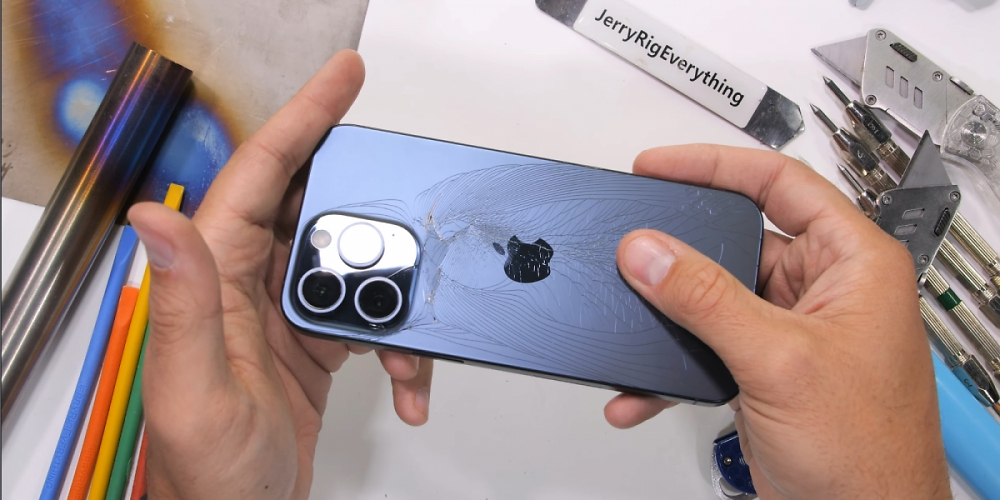Wie ist es um die Haltbarkeit des iPhone 15 Pro Max beschaffen? Ein Youtuber kommt zu einem ernüchternden Ergebnis.