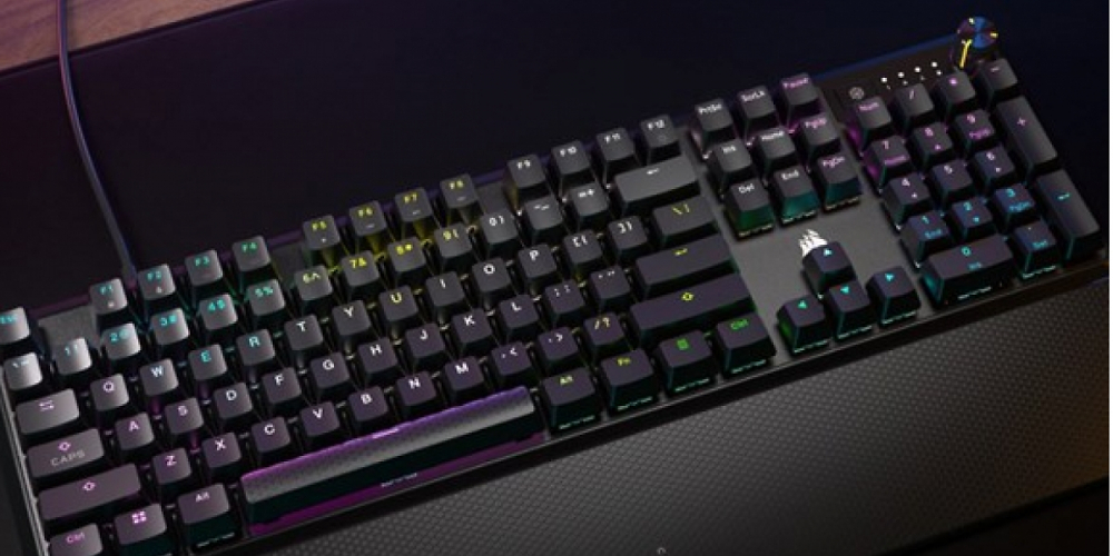 Corsair K70 Core: Neue Tastatur mit Schalldämmung, besonderen Switches und Multifunktions-Drehrad