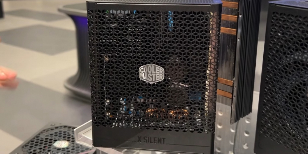 Passiv mit 1.100 Watt: Cooler Master arbeitet an neuem Netzteil mit massivem Kühlkörper