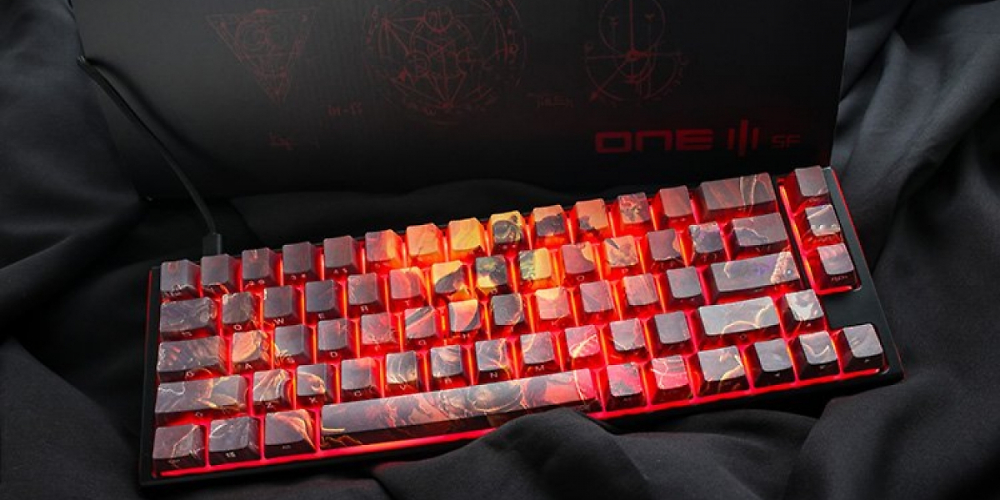 Ducky x Doom: Höllische Gaming-Tastatur ist auf 666 Stück limitiert