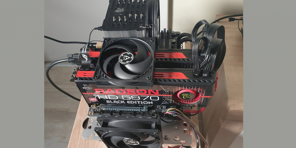 frajen: "2x XFX HD5970 in Quad-Crossfire"