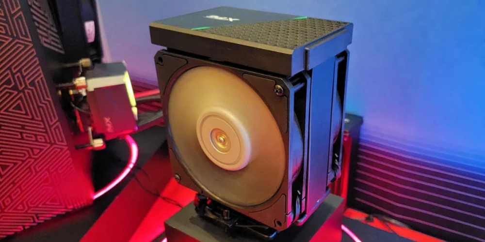 CPU-Kühlung: XPG zeigt Hybriden aus AiO- und Tower-Luftkühler für bis zu 280 Watt