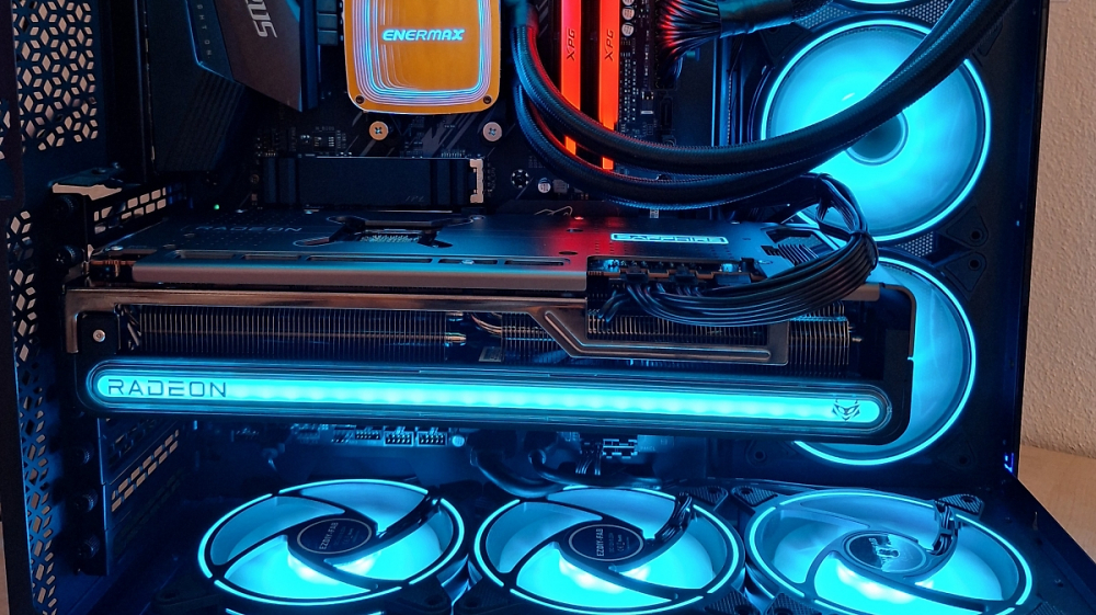Sehenswerte Gaming-PCs: Einzug der Lian Li Strimer, Aquariumtower-Fanboy und Beleuchtungsbrocken
