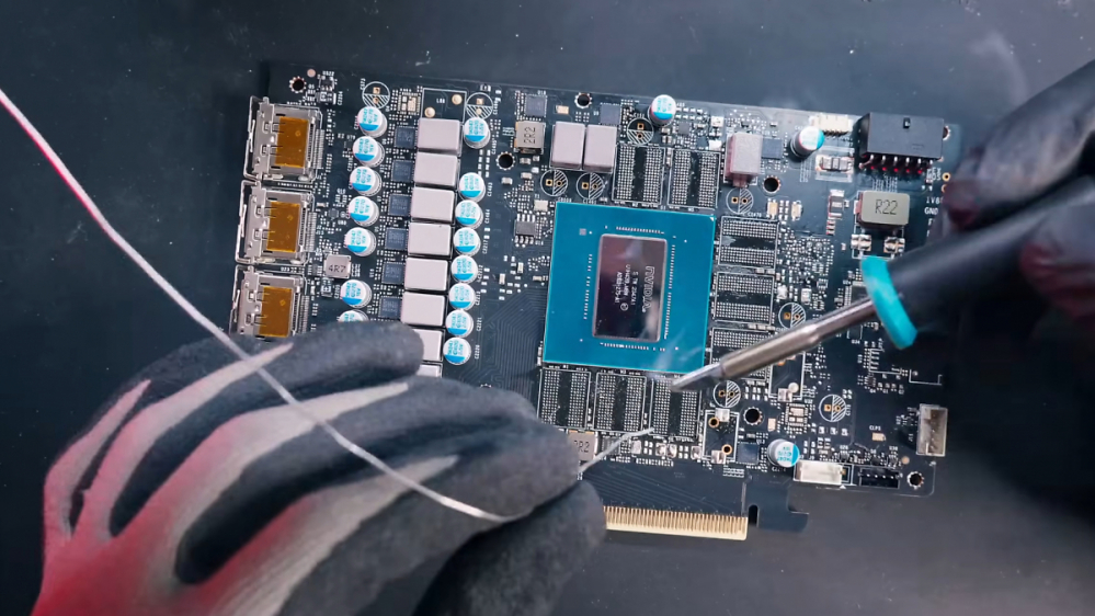 RTX 4070 Ti Super: Mit 24 und 26 Gbps Speicher schneller als RTX 4080