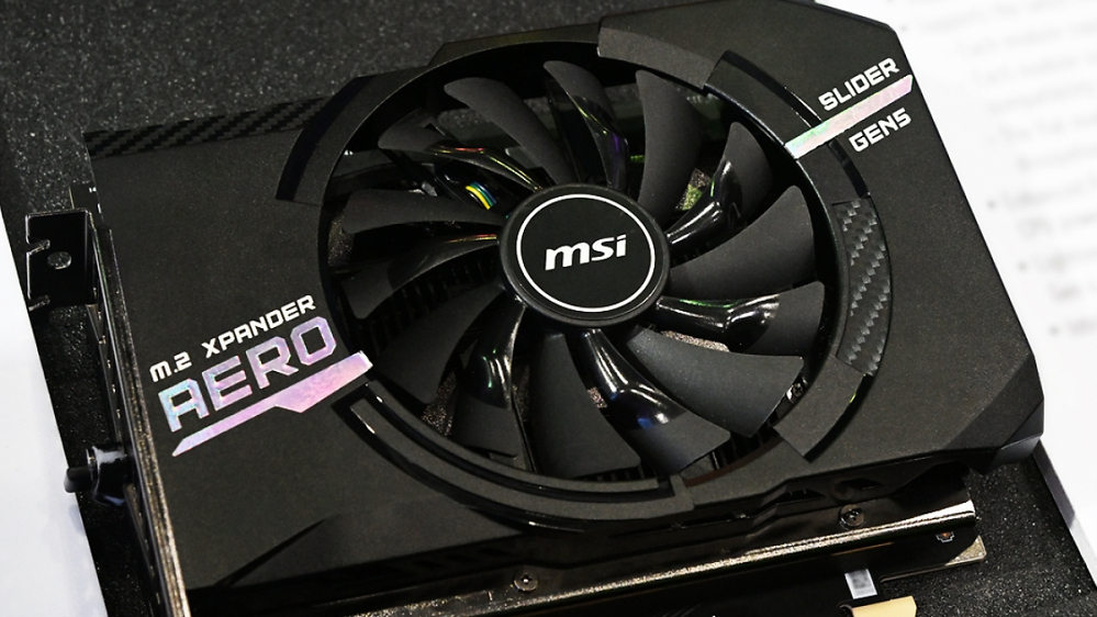 SSD-Erweiterungskarte sieht aus wie eine Mini-ITX-Grafikkarte von MSI, ist aber keine