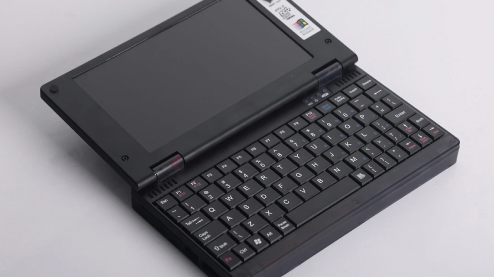 Retro Pocket 386: Mini-Notebook mit 386SX und Windows 95