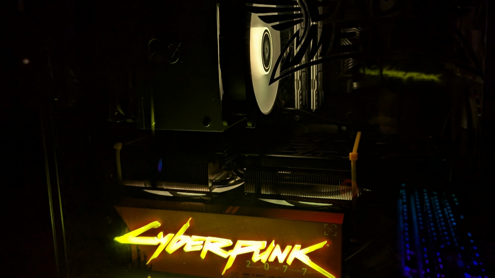 Sehenswerte Gaming-PCs: Cyberpunk-PC - "der Ghettomodzustand konnte so nicht bleiben"