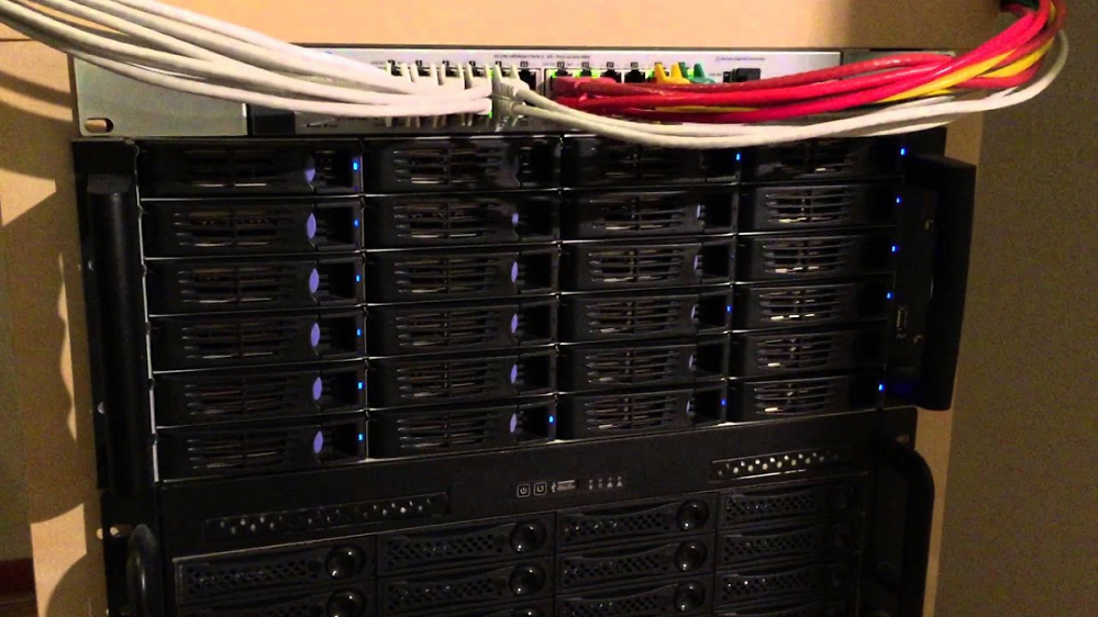 96-TB-NAS mit 24 HDDs läuft zehn Jahre ohne Probleme - Besitzer gibt Tipps