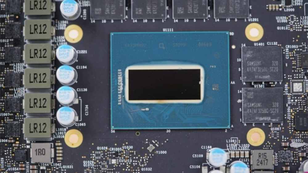 Battlemage: Intel Arc B580 Limited Edition zeigt sich "nackt"