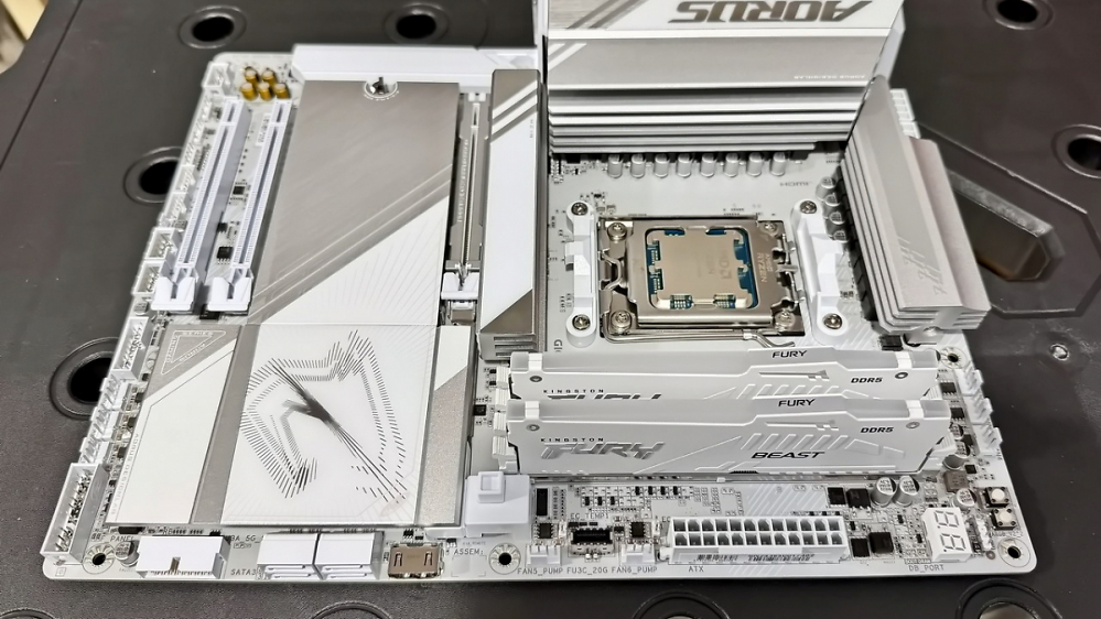 AMD dank 9800X3D & Co. mit Übermacht: Die Mainboards der Community