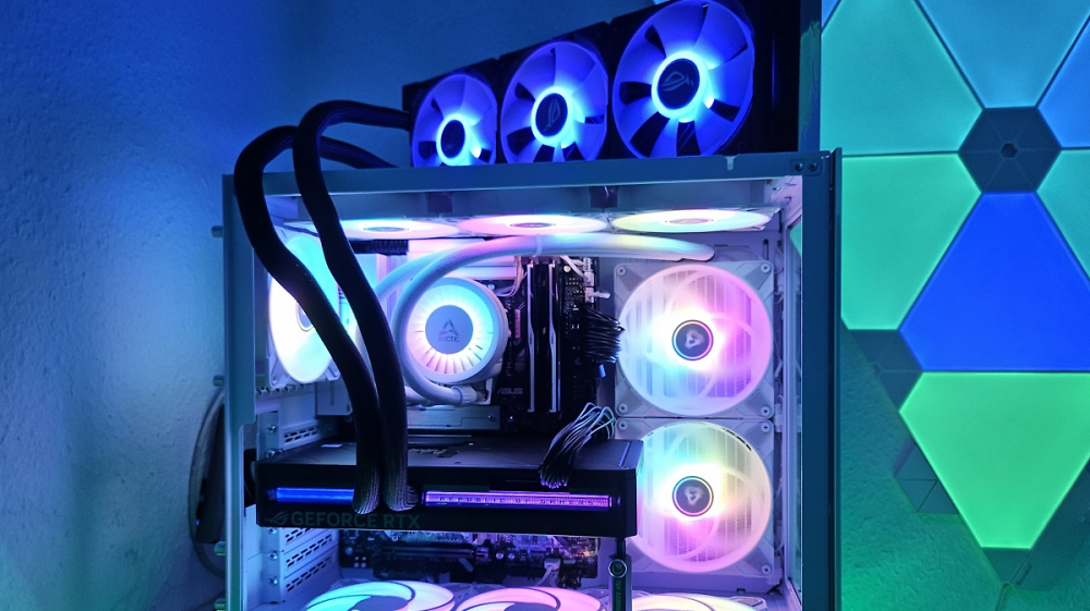 Gaming-Setup im Forum: MoRa 600, Astral RTX 5090 und 9800X3D