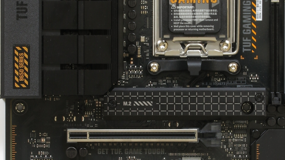 Überraschung bei Asus B650: PCI-E 5.0 für Geforce RTX 5090 auf 4.0-Mainboard