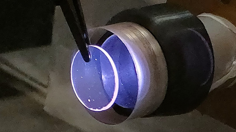 Neue Speichertechnik: Kristalldefekte dienen als Elektronenfalle