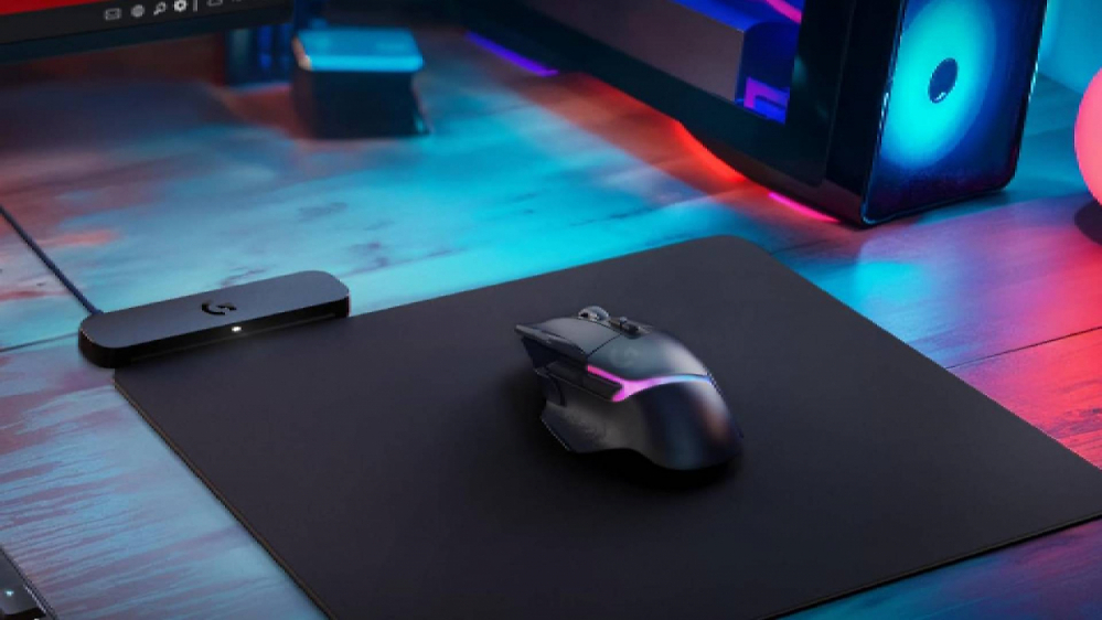 Unendliche Akku-Laufzeit: Logitech stellt Mauspad vor, das Gaming-Mäuse laden kann