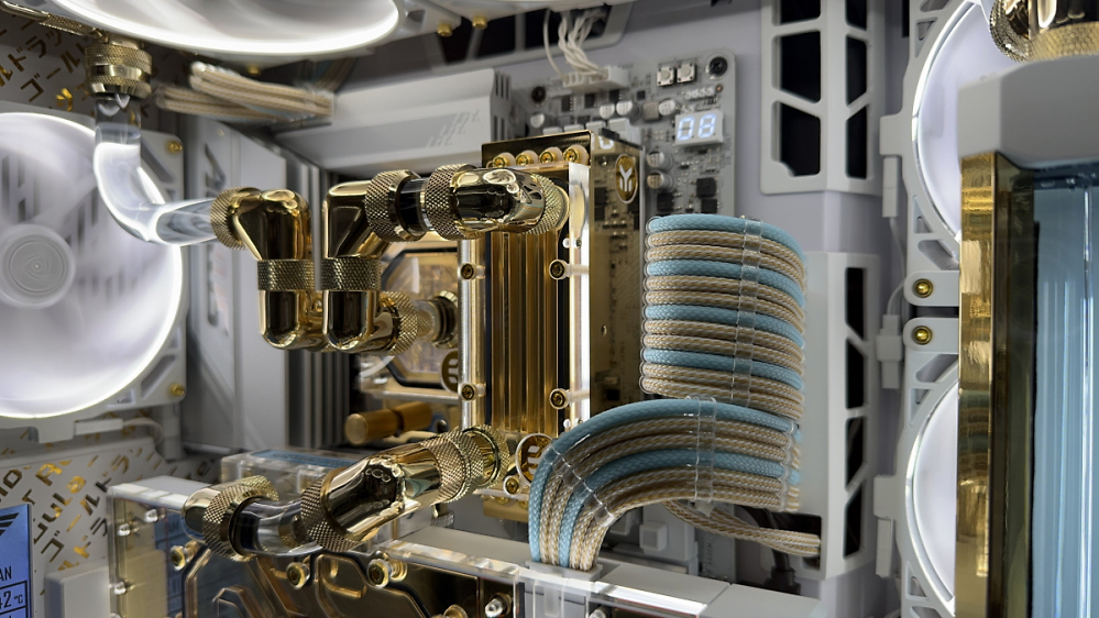 Goldrush in Bavaria: Wakü-Langzeitprojekt erstrahlt mit RTX 4090 - dank Tampon-Galvanik