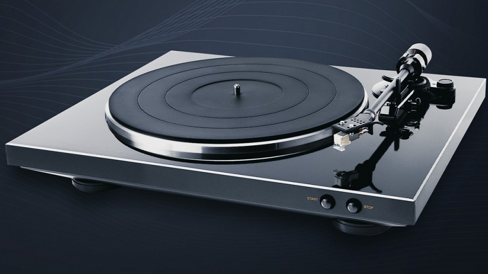 Nicht verpassen: Denon DP-300 F Plattenspieler mit satten 40 % Rabatt zum aktuellen Bestpreis