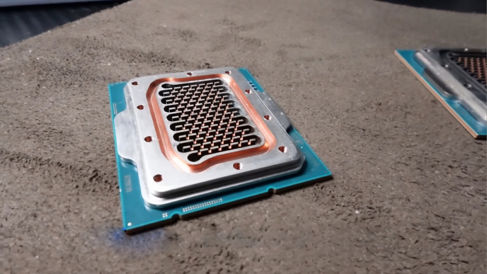 Core i9-14900KS: YouTuber bastelt den IHS der Monster-CPU zum Wasserblock um