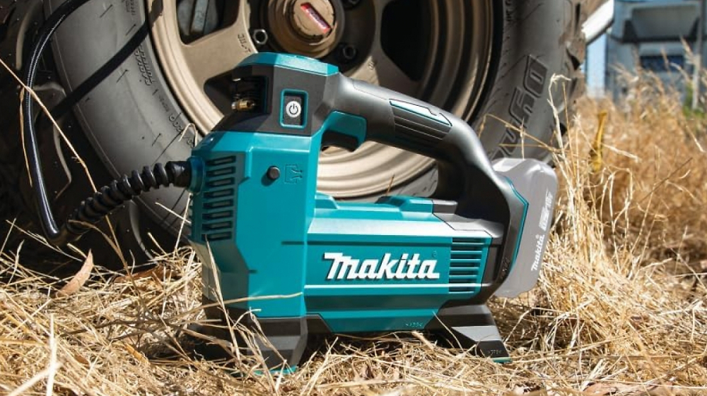 Bei Amazon günstiger als anderswo: Makita 18V Akku-Kompressor zum Aufpumpen von Auto- und Fahrradreifen