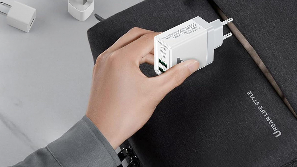 Amazon-Hit mit 50% Rabatt: Handy-Ladegerät mit 4 Ports nur 11 Euro - 2x USB-A & 2x USB-C