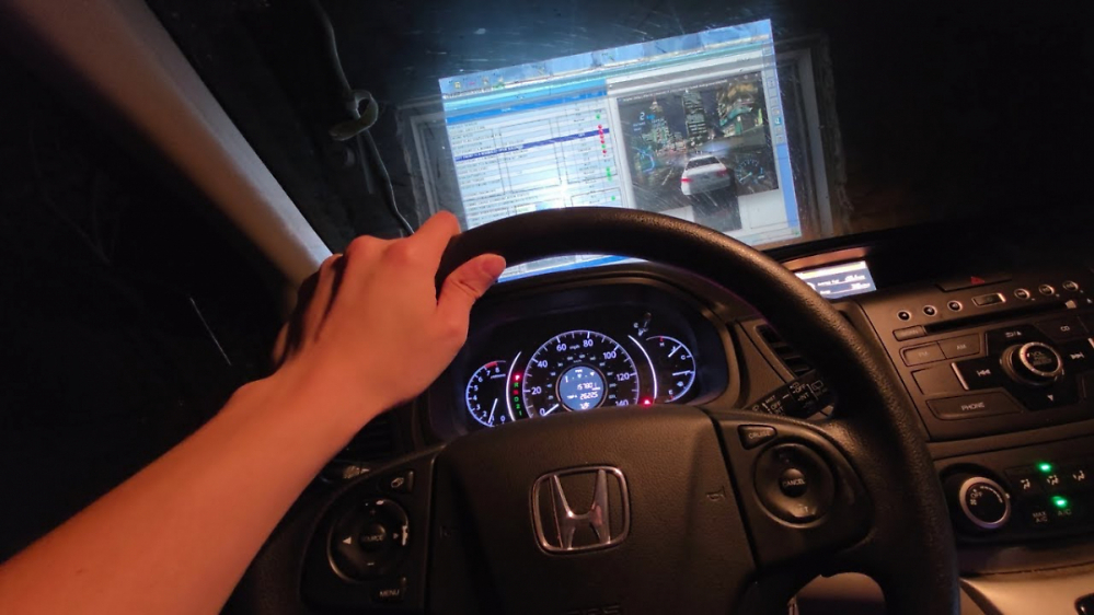 Spielen im Auto: Lenkrad und Pedale können Gaming-kompatibel gemacht werden