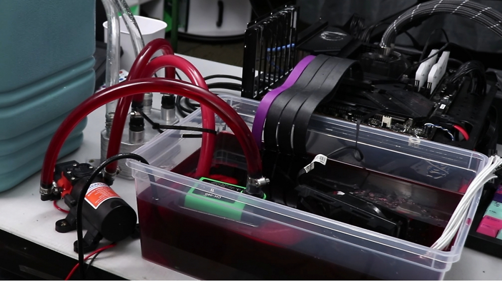 Geforce GTX 1080 Ti: Übertaktungsexperimente in Autogetriebeöl