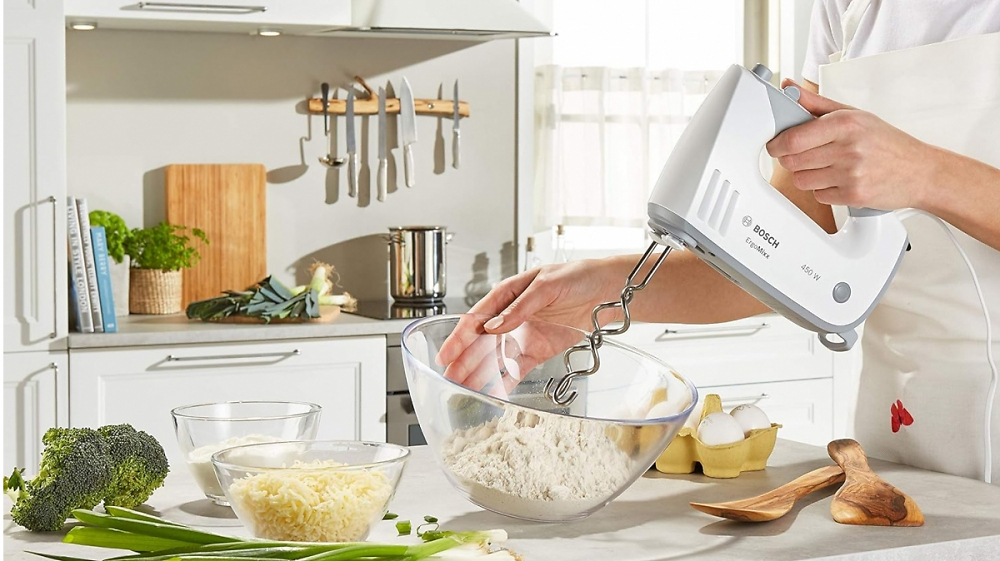 Beim Prime Day nur 30€: Bosch Handrührer mit Rührbesen und Edelstahl-Knethaken