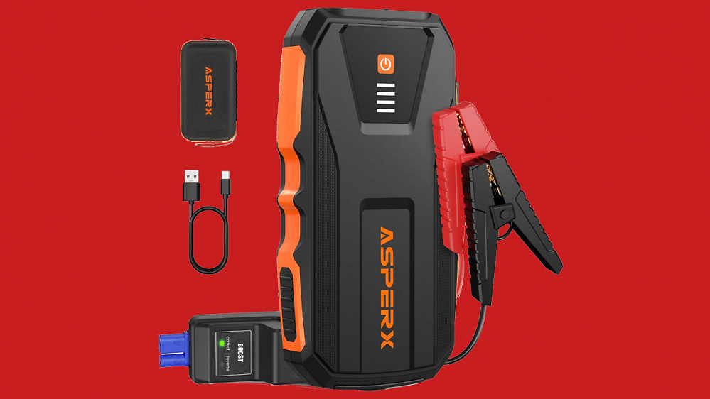 Dank Doppel-Rabatt nur 31 Euro: 12V-Starthilfe-Powerbank mit 3.000 Ampere, Kabel und 2 USB-Anschlüssen