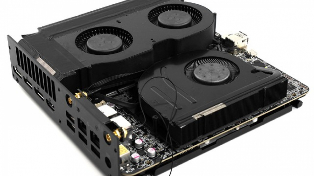 Zotac ZBox Magnus: Teardown zeigt ungewöhnliche PCIe-Stromlösung für RTX 5060 Ti
