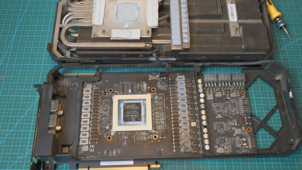 Geforce RTX 3080: Asus-Prototyp mit 20 GiB Videospeicher entdeckt