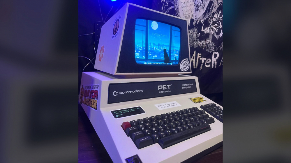 Modder packt Gaming-PC in Retro-Commodore aus den 70er-Jahren