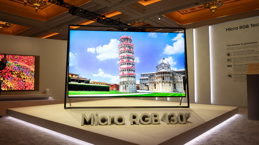 Samsung mit Weltpremiere: Fernseher mit 130 Zoll und Micro RGB in "kühnem Design"