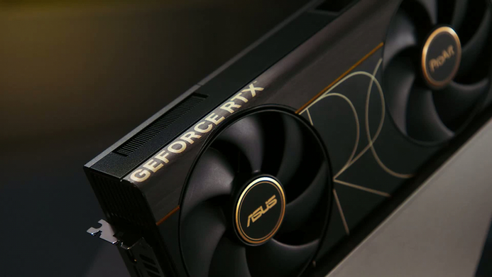 Asus Proart Geforce RTX 5090 mit Mini-PCB im Detail vorgestellt