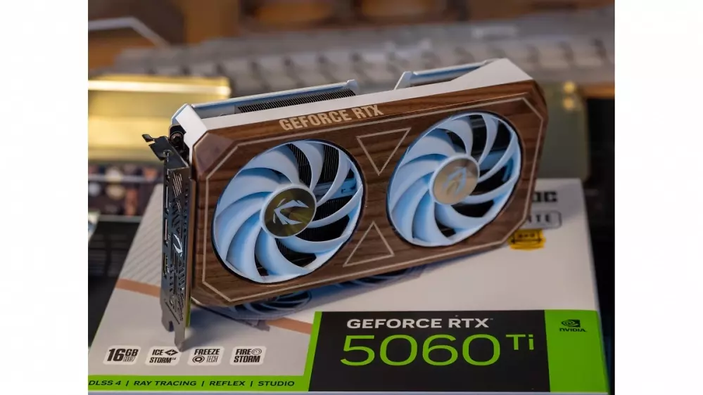 Grafikkarten an Ostern: "Verrücktes Hobby" mit 50-60 Grafikkarten, Echtholz-Shroud für RTX 5060 Ti