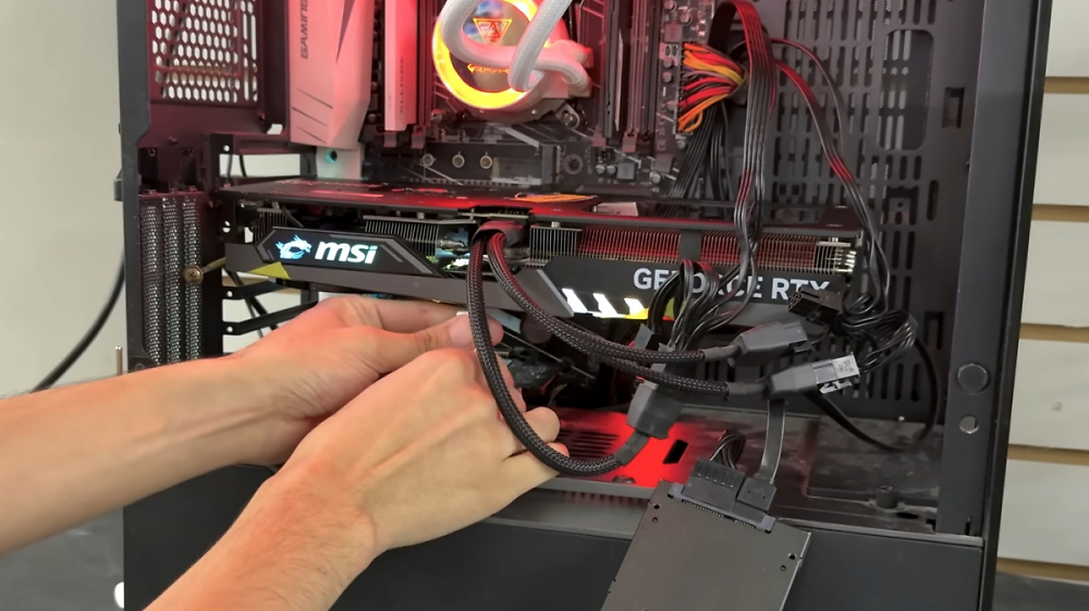 Verbogene Grafikkarte: Modder reparieren defekte RTX 4090 durch VRAM-Teildeaktivierung