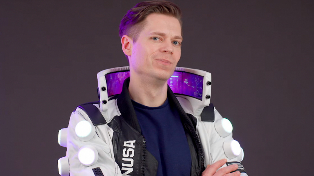 Cyberpunk 2077: Cosplayer kreiert Display-Jacke mit flexiblem OLED