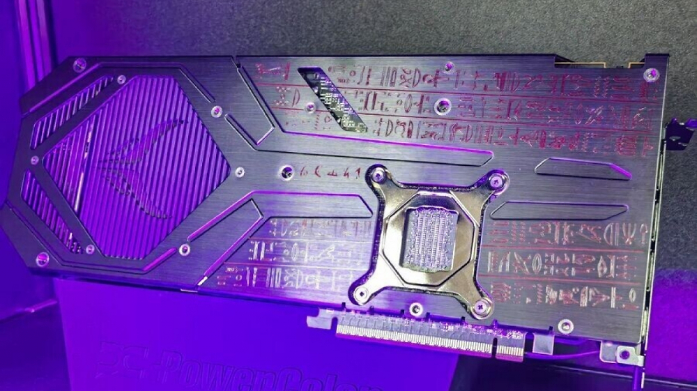 Radeon RX 9070 XT: Powercolor zeigt UV-Backplates für Red Devil und Hellhound