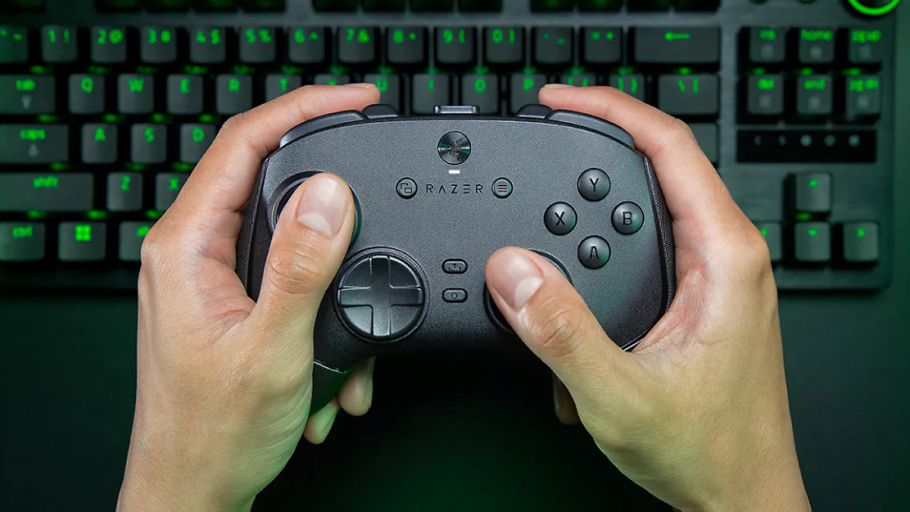 Mausklick-Trigger im Controller: Razer Wolverine V3 Pro 8K fällt bei Amazon auf 162,91 € Bestpreis