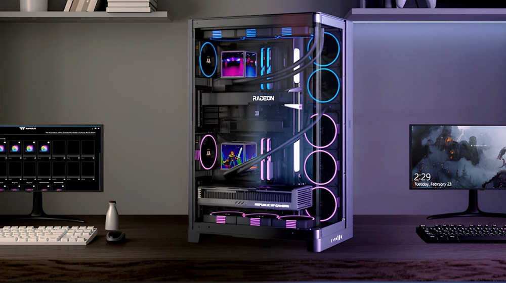 Capo X: Thermaltake packt zwei PC-Systeme in ein sehr großes Gehäuse