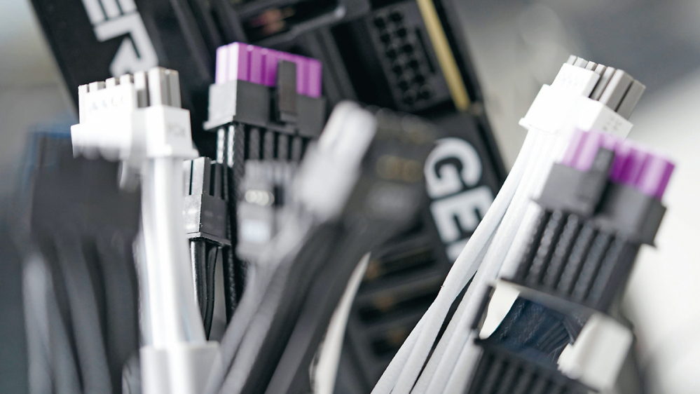  12V-2×6 in der Praxis: 5 Kabel, 50 Steckzyklen - Wie sensibel reagiert der Stecker?