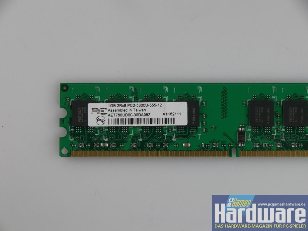 DDR2-667: Aeneon AET760UD00-30D, einmal 1.024 MiByte (Bild: PCGH)