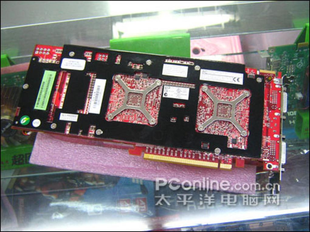 Auf der HIS Radeon HD3870 X2 sind zwei R670-GPUs und 1 GiByte GDDR3-Speicher verbaut (Bild: PConline.com.cn)