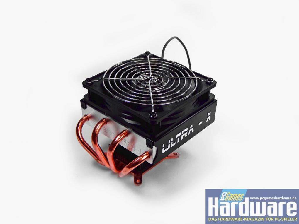 Enzotech Ultra-X: Ein sehr kräftiger Lüfter treibt Enzotechs Luxuskühler an - der mit Abstand lauteste Kühler im Test.